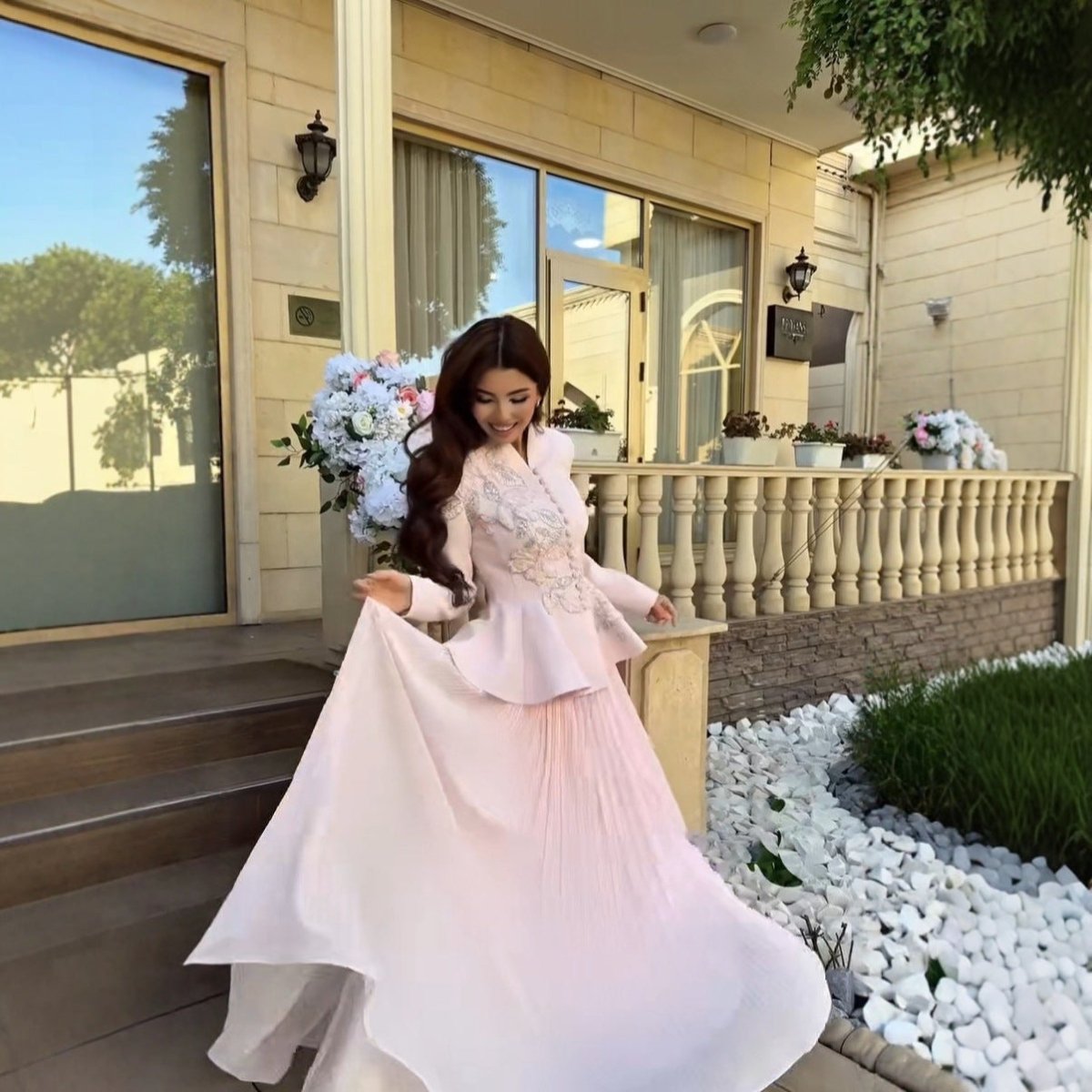 Abaya Fabrics Guide: Choose the Right Material for Your Style