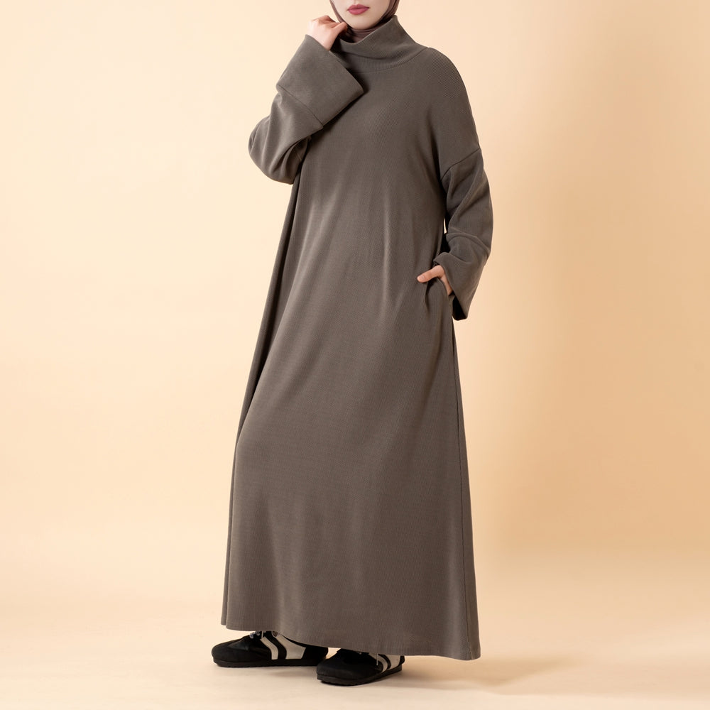 Relaxed Turtleneck Abaya with Pockets (MA383)