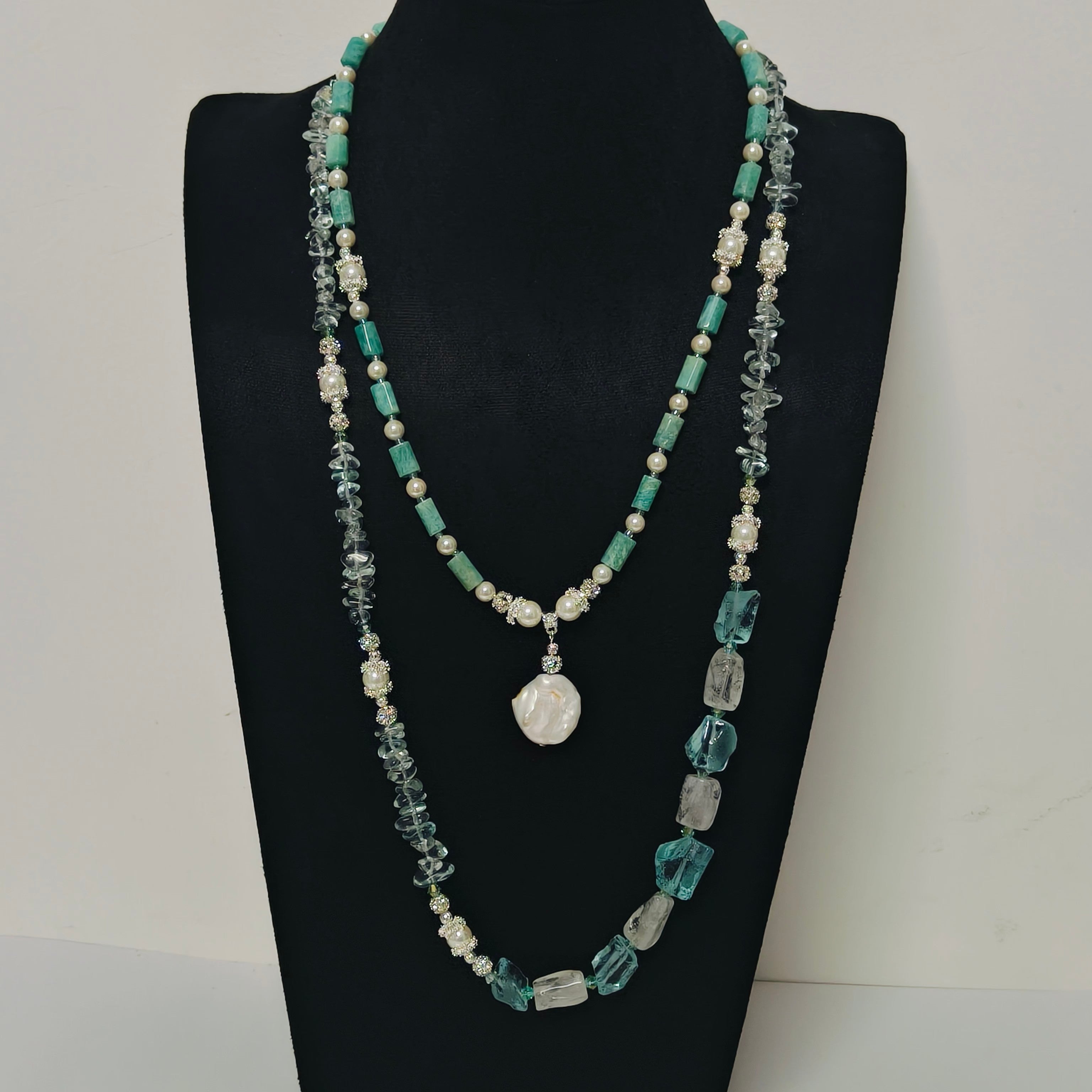 Versatile Adornment Stratified Brilliance Necklace Set (MAC344)