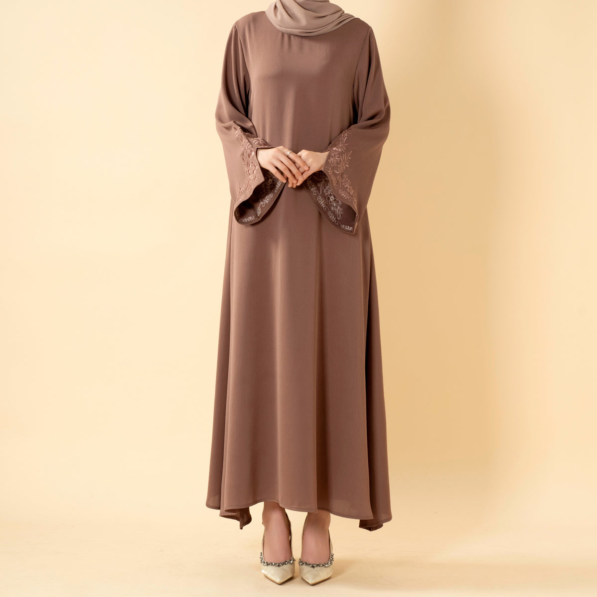 Floral Embroidered Cuff Abaya | Umbrella-Cut Zoom Maxi Dress(MA342)
