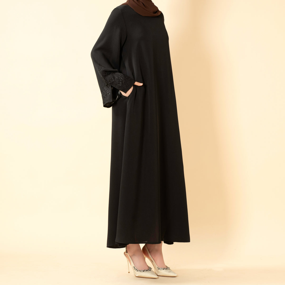 Floral Embroidered Cuff Abaya | Umbrella-Cut Zoom Maxi Dress(MA342)