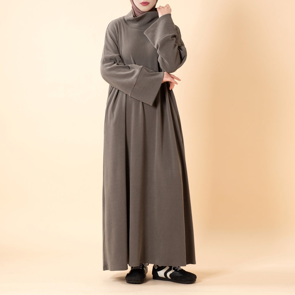 Relaxed Turtleneck Abaya with Pockets (MA383)