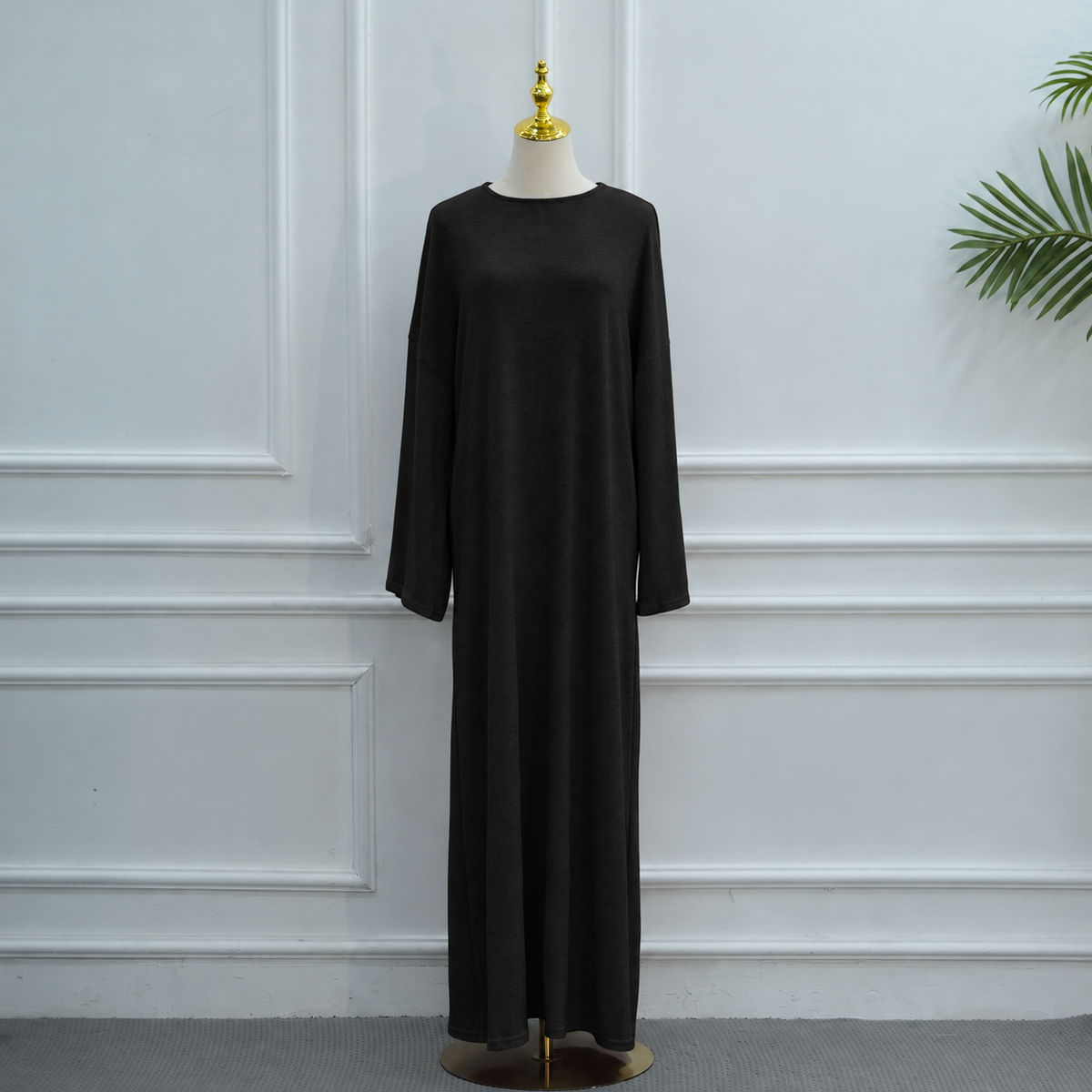 Plus-Size Relaxed Abaya | Solid Long-Sleeve Autumn Dress with Pockets(MA474)