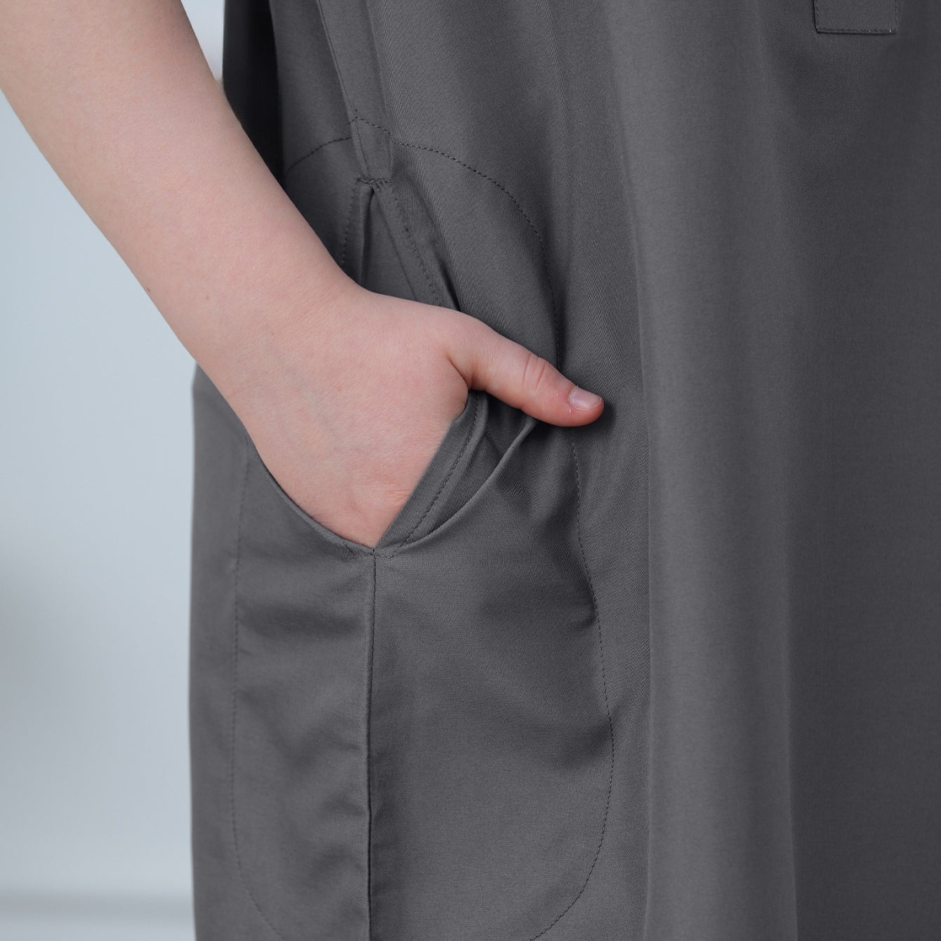 Boys Short Sleeve Embroidered Thobe with Pockets(MKB015)