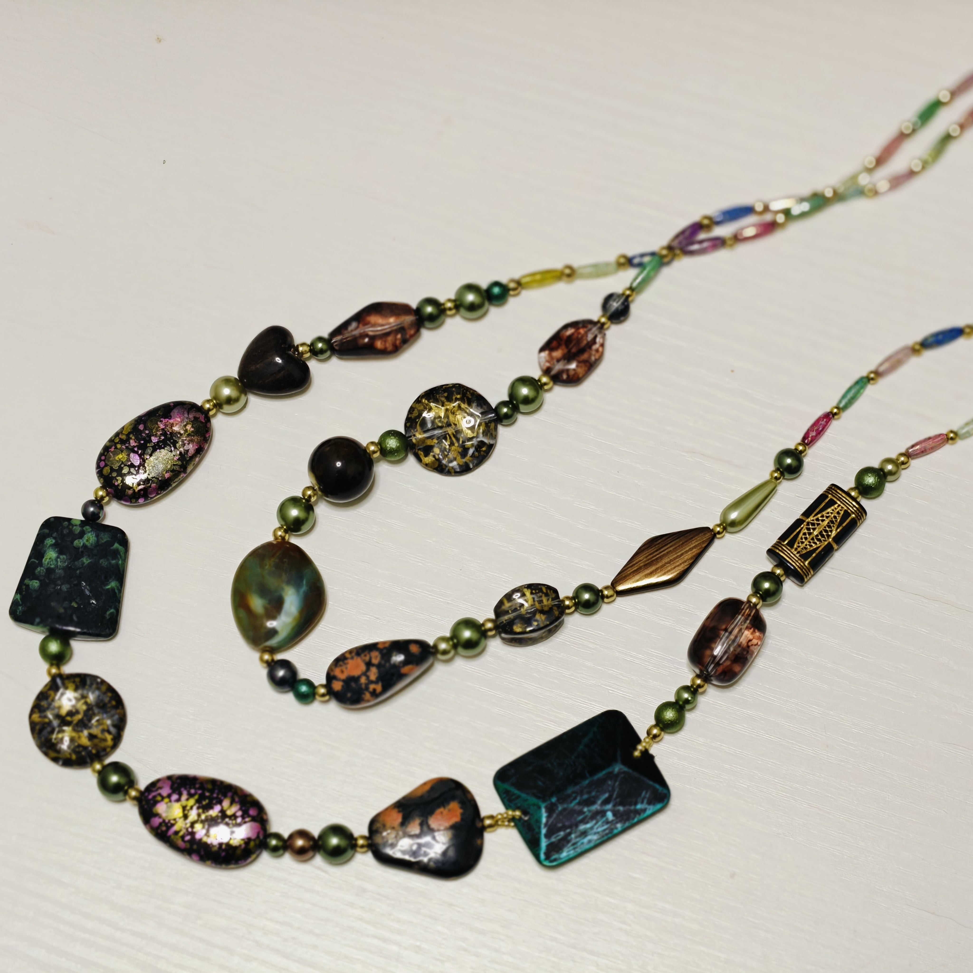 Versatile Adornment Stratified Brilliance Necklace Set (MAC344)