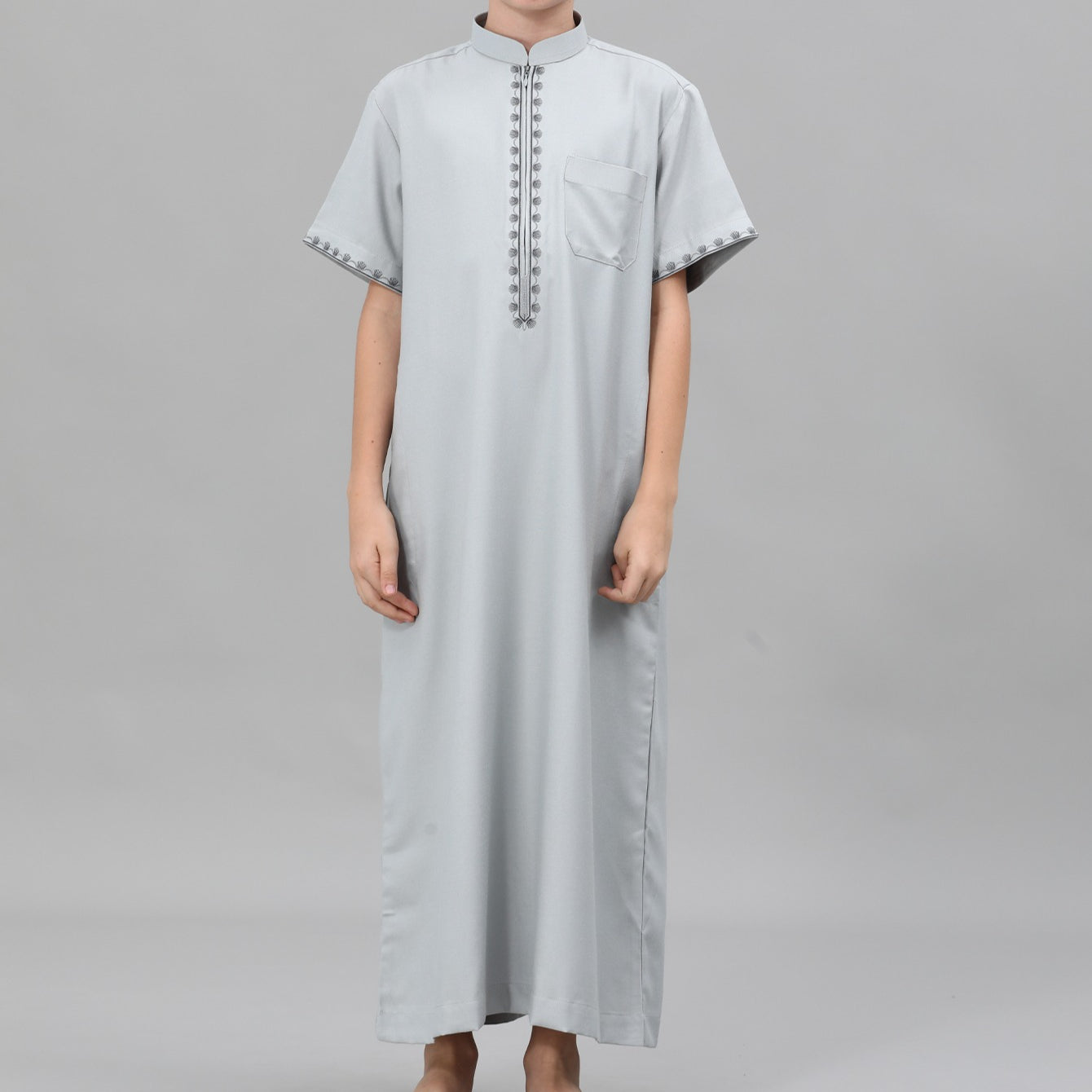 Boys Embroidered Thobe with Pockets(MKB013)