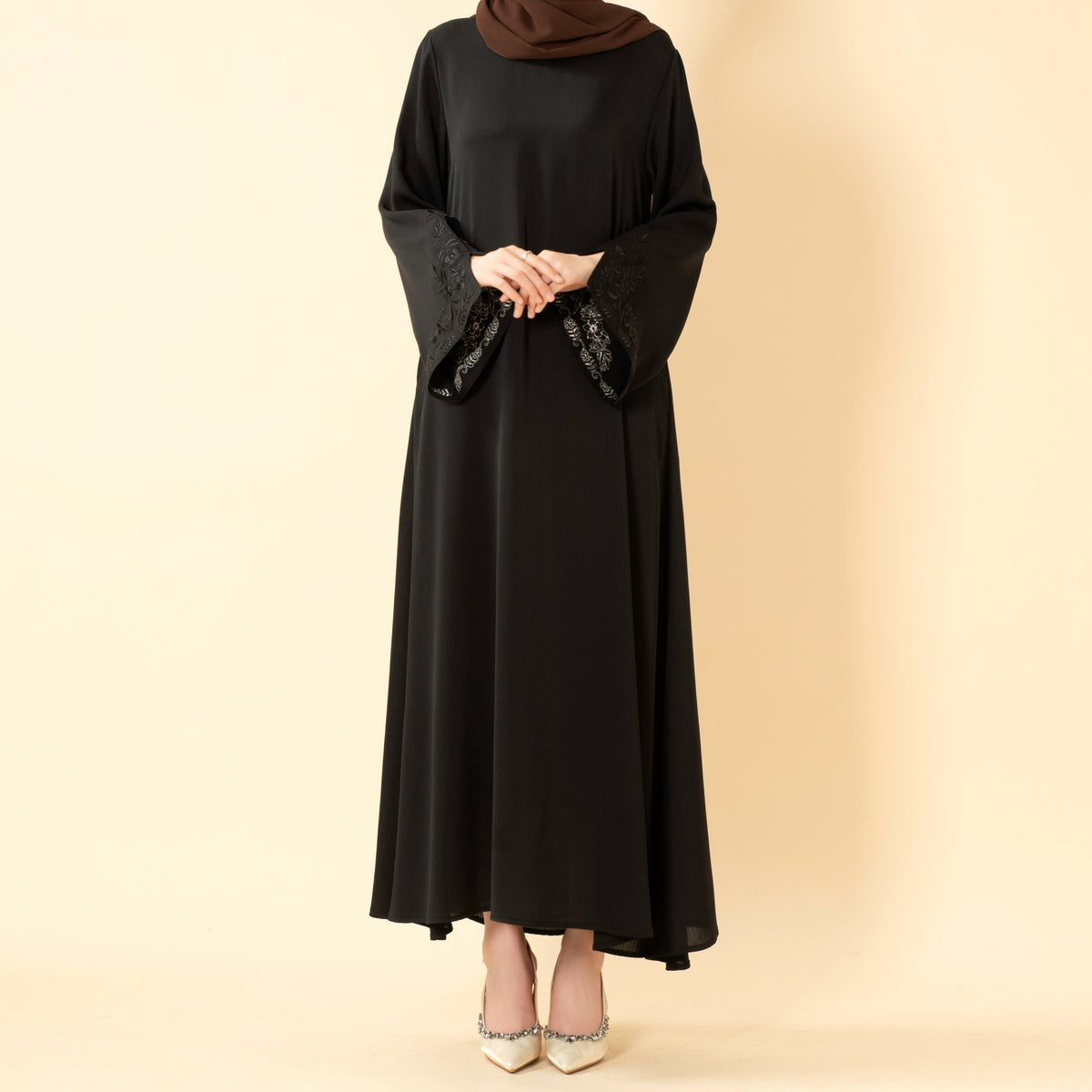 Floral Embroidered Cuff Abaya | Umbrella-Cut Zoom Maxi Dress(MA342)
