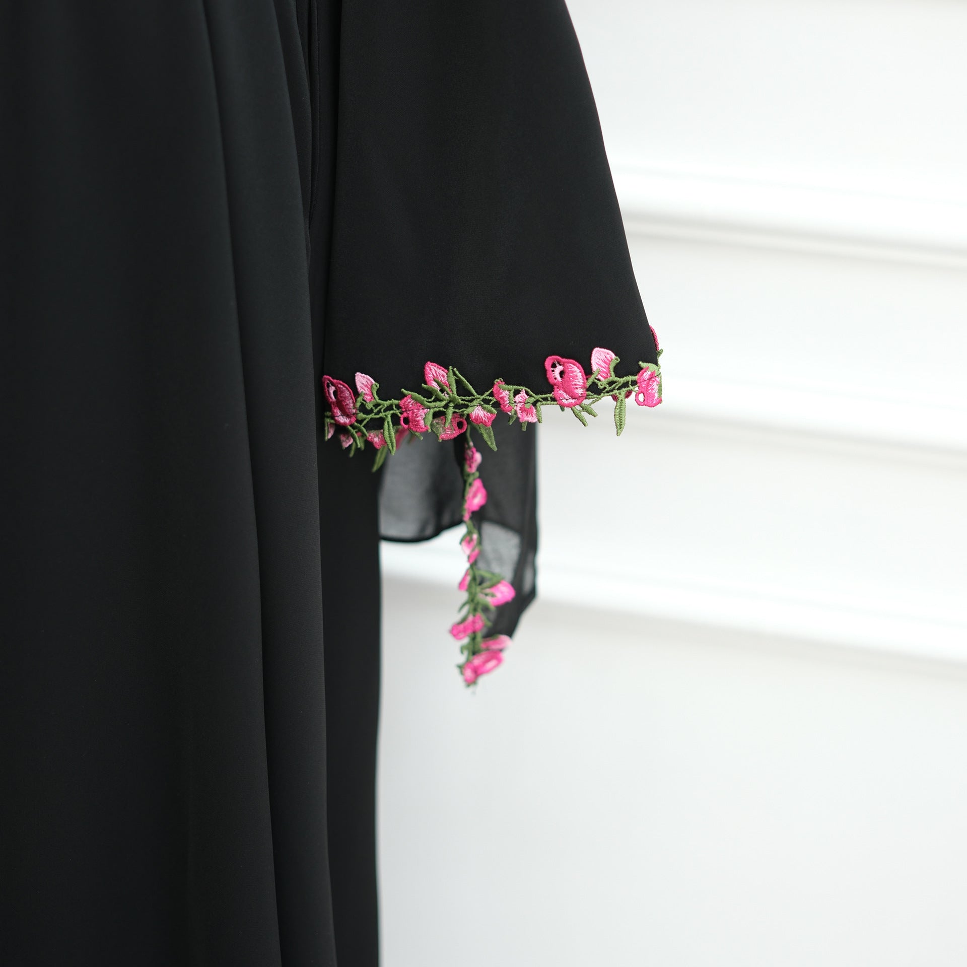 Robe Maxi à Bourgeon de Rose Brodé et Bordure Diagonale(MA455)