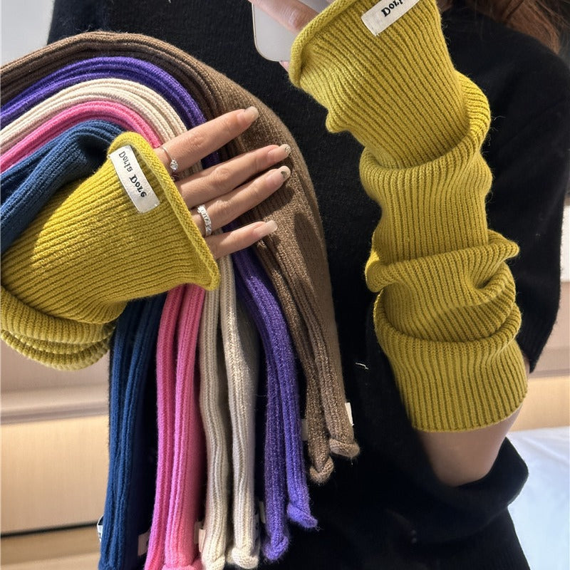 Cascading Knit Sleeve Covers Cozy Elegance for Layered Style (MAC312)
