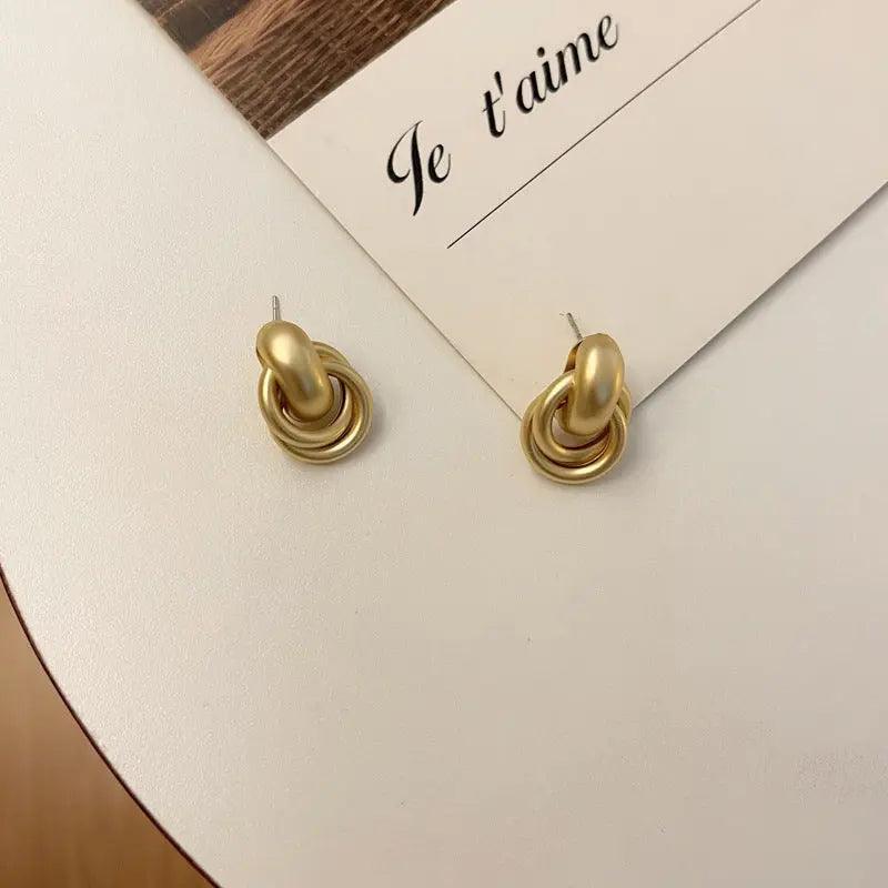 MAC064 Interlocking Circle Earrings Mariam's Collection