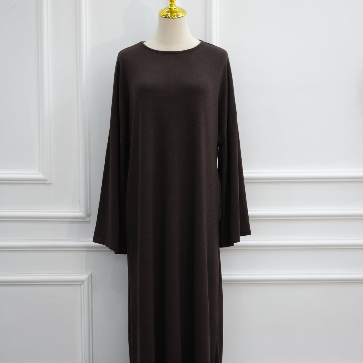Plus-Size Relaxed Abaya | Solid Long-Sleeve Autumn Dress with Pockets(MA474)