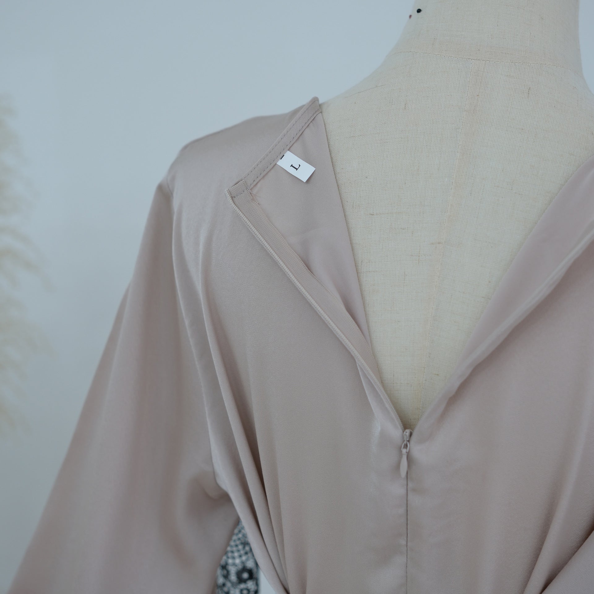 Lace Splice Satin Maxi Dress with Fixed Cape(MS438)