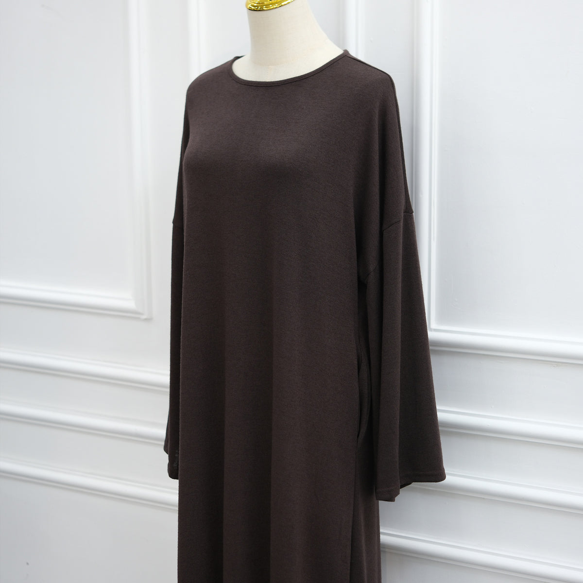 Plus-Size Relaxed Abaya | Solid Long-Sleeve Autumn Dress with Pockets(MA474)