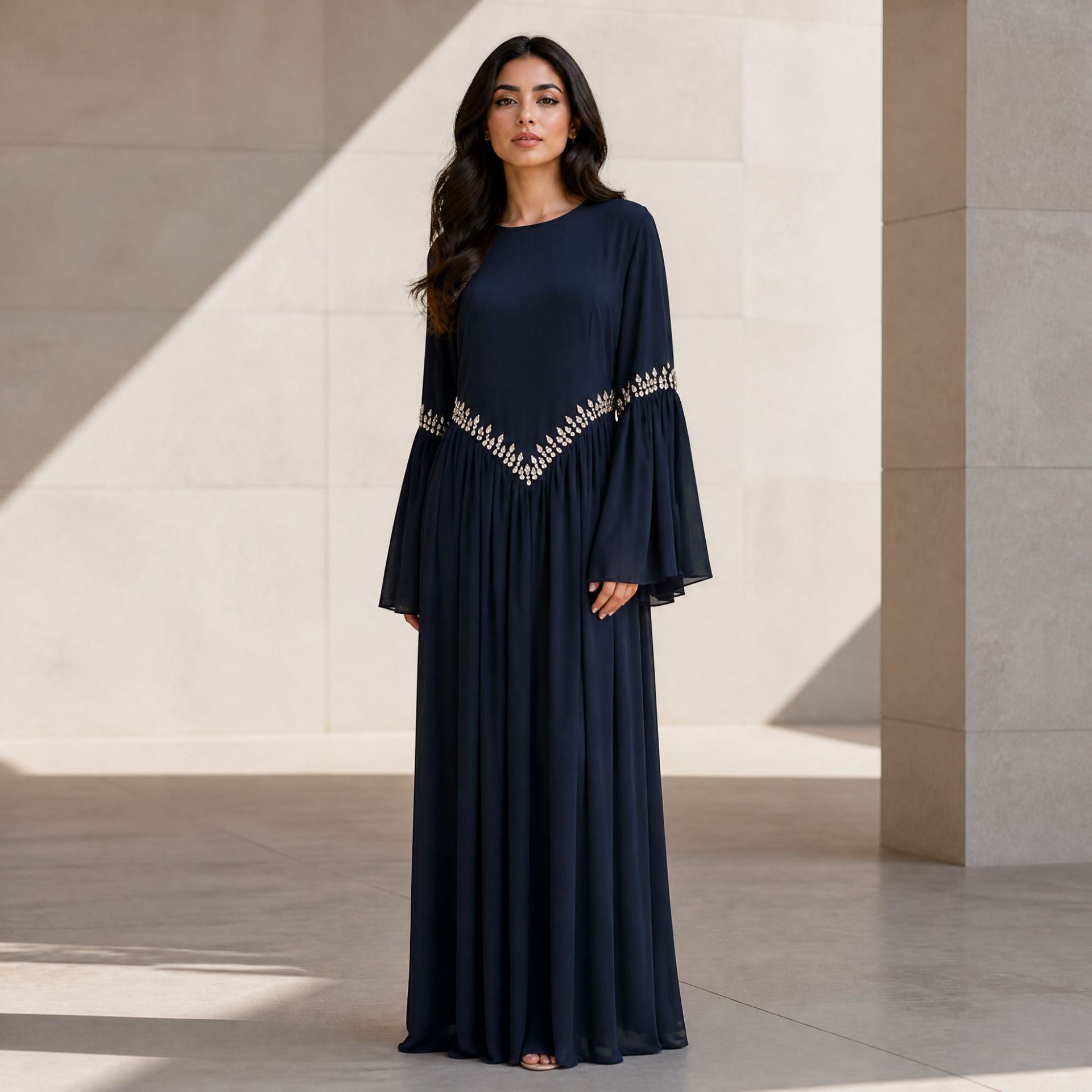 Robe Maxi Taille et Poignets Ornés de Strass avec Manches Évasées (MS513)