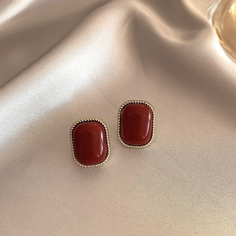 Vintage Wine Red Pearl Stud Earrings(MAC466)