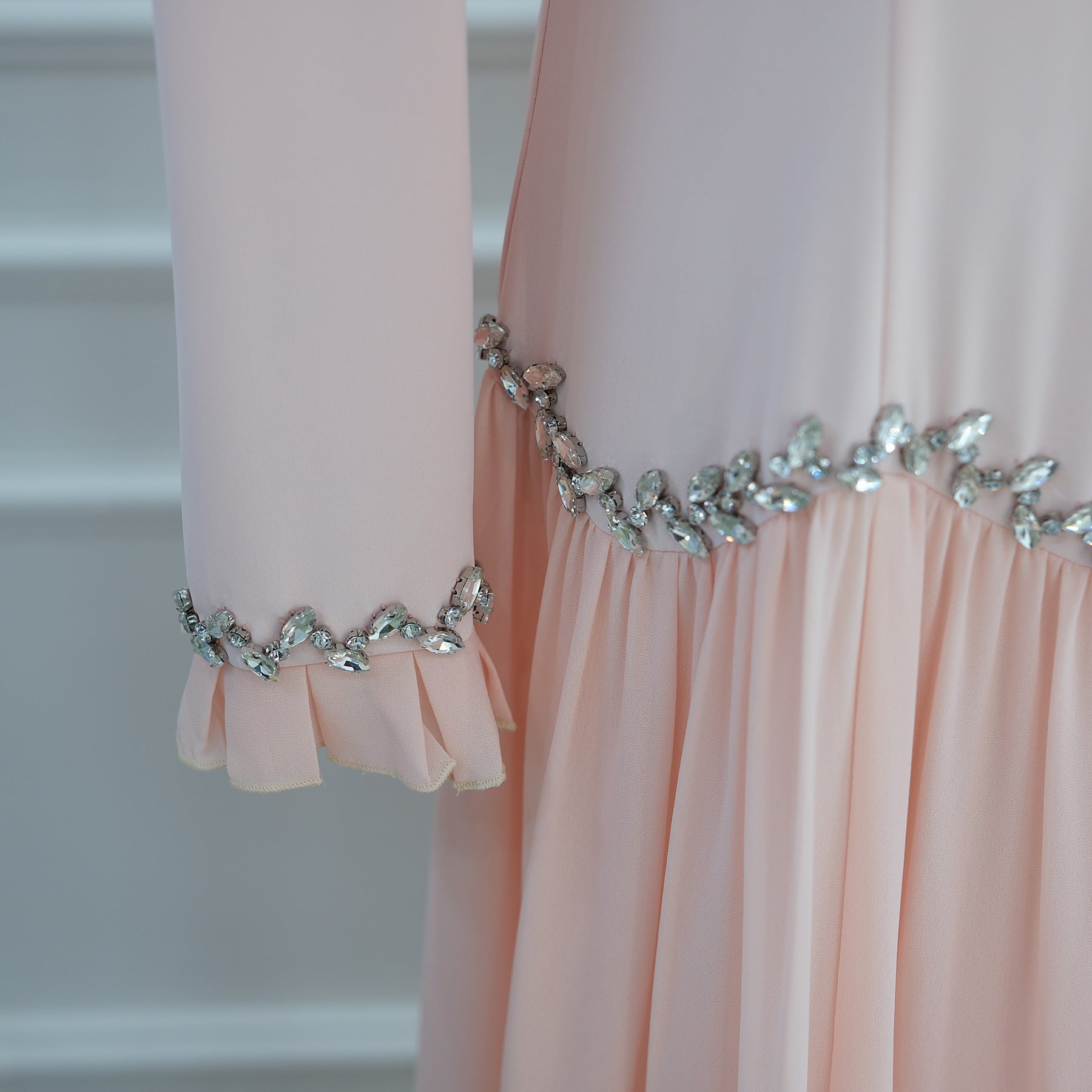 Crystal-Trim Ruffle Cuffs Maxi Dress(MS458)