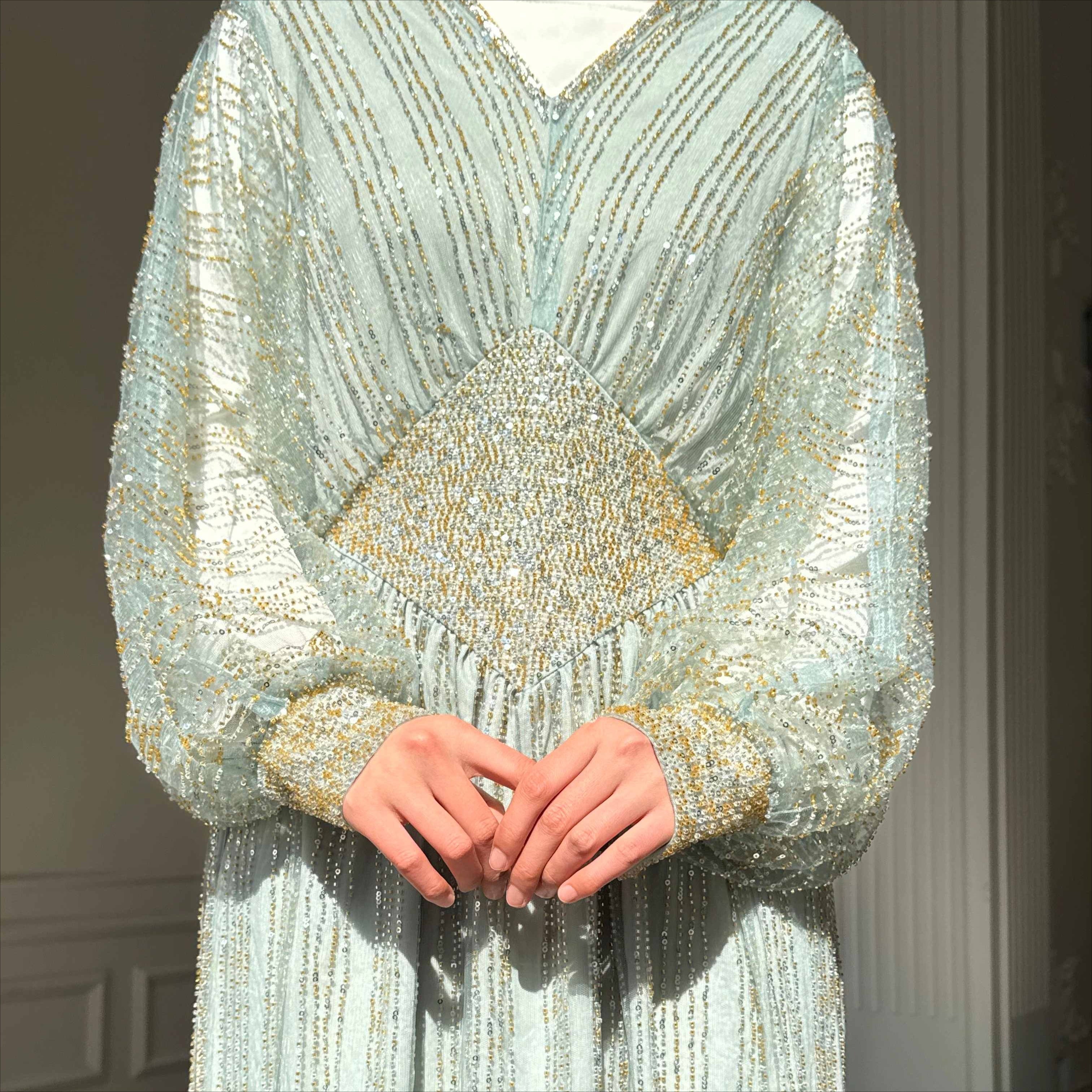 Crystal-Embellished Elegant Abaya with Defined Waist Silhouette(MA391)