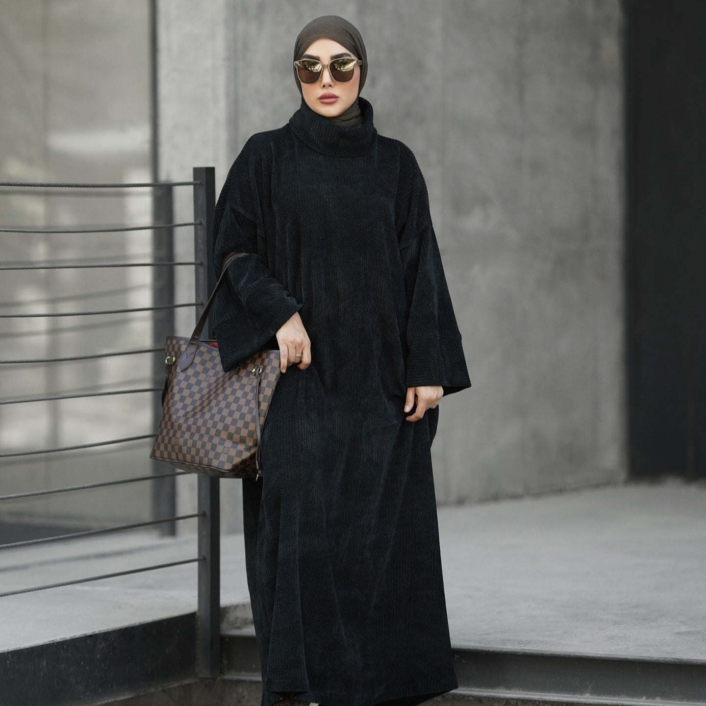 Relaxed Turtleneck Abaya with Pockets