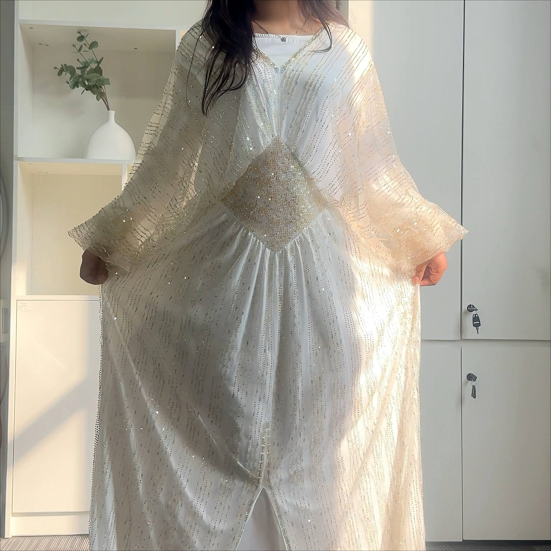 Crystal-Embellished Elegant Abaya with Defined Waist Silhouette(MA391)