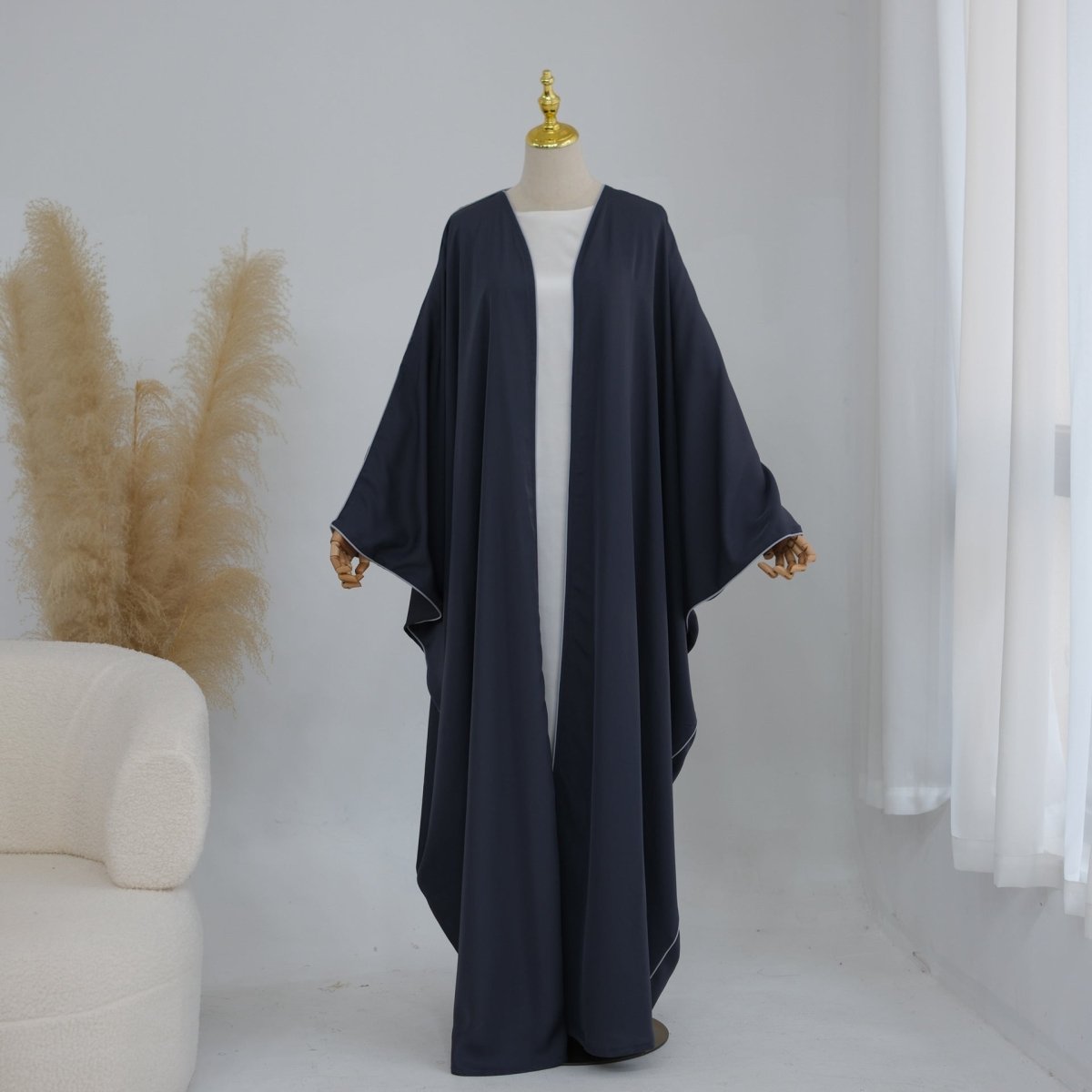 Contrast piped open abaya in second colourway with matching tonal trim