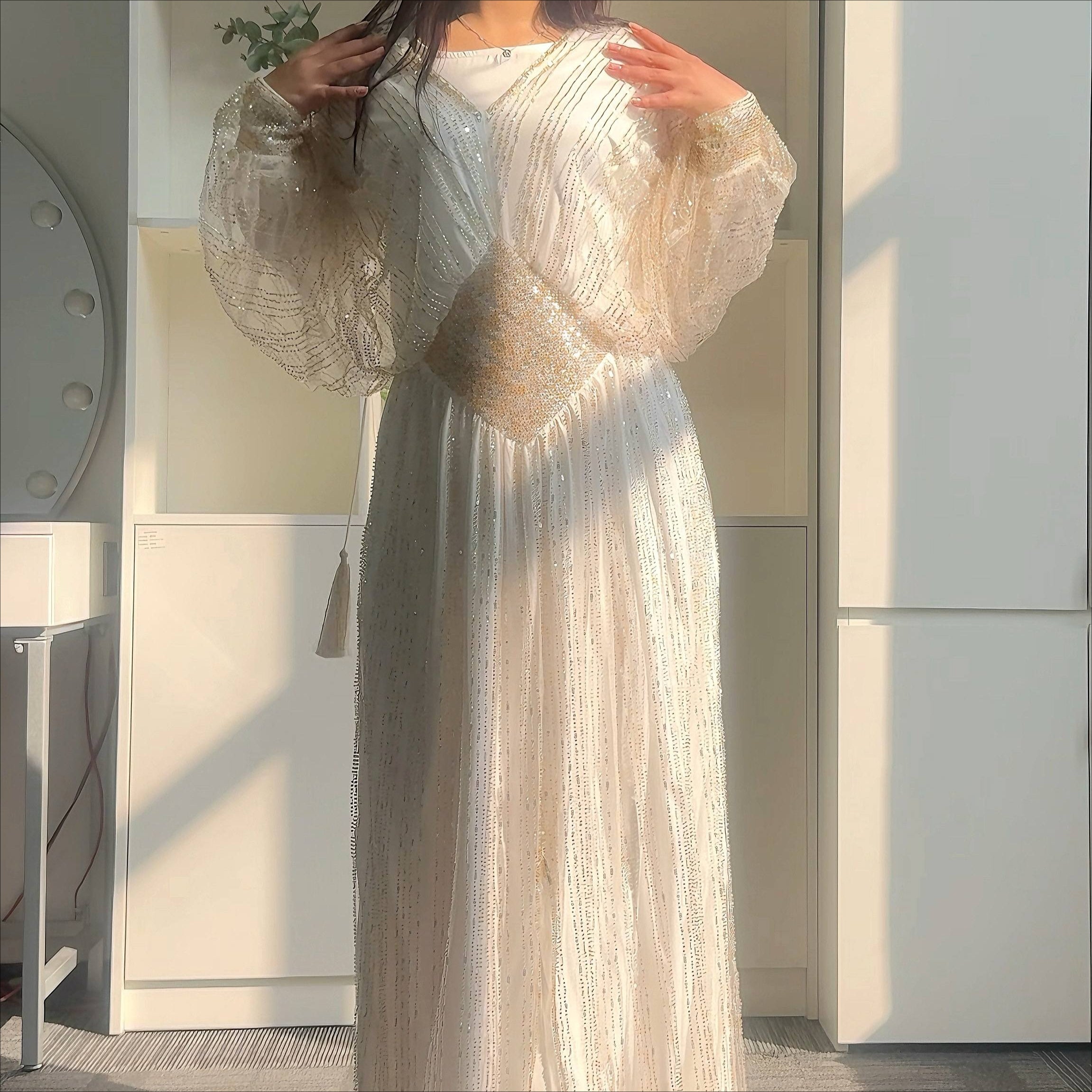 Crystal-Embellished Elegant Abaya with Defined Waist Silhouette(MA391)