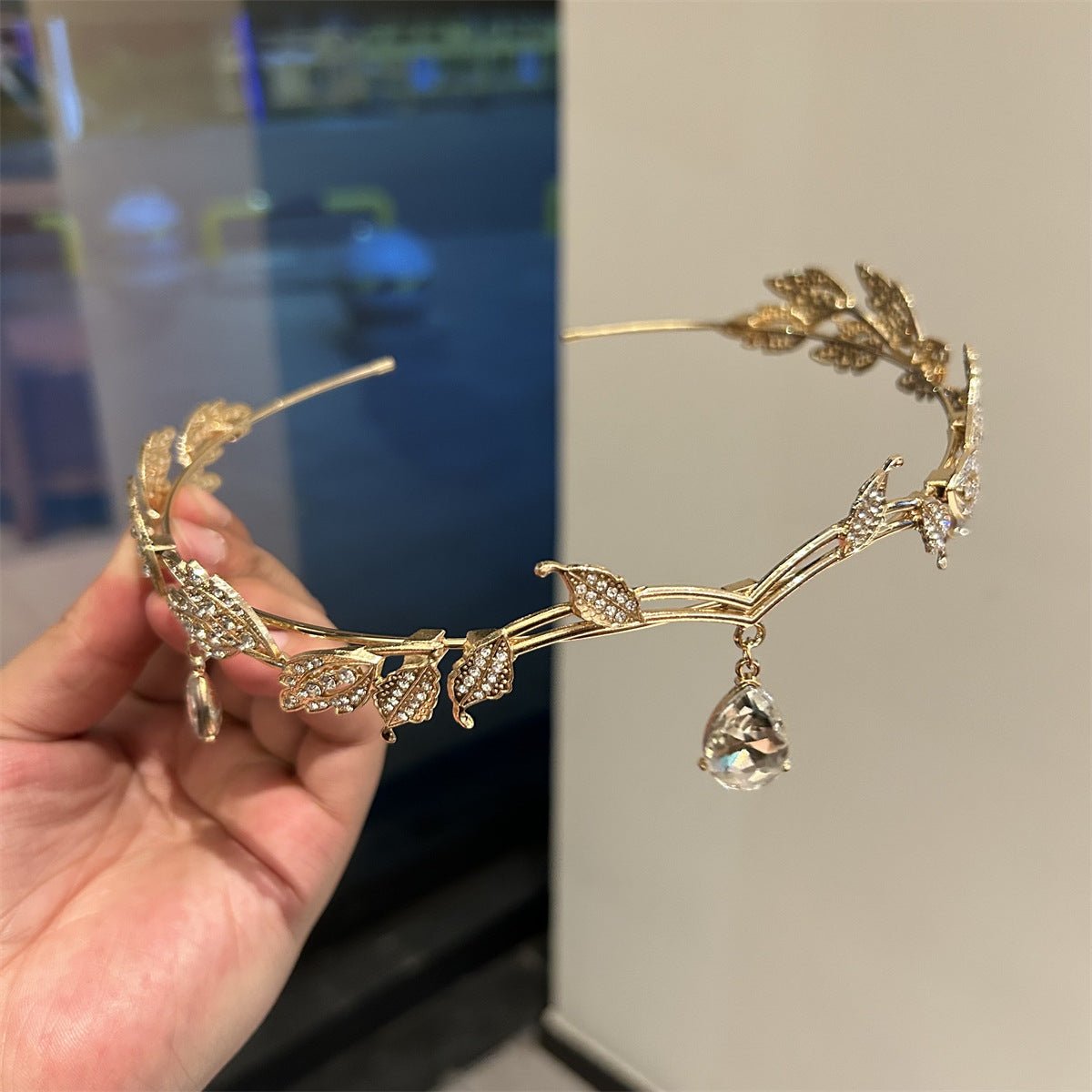 Elegance Crystal Teardrop Hair Jewelry Forehead Accent (MAC335) - Mariam's Collection