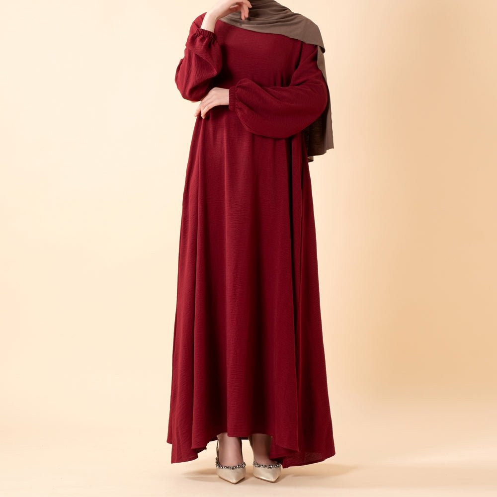 Relaxed silhouette of crepe abaya suitable for work and daily wear