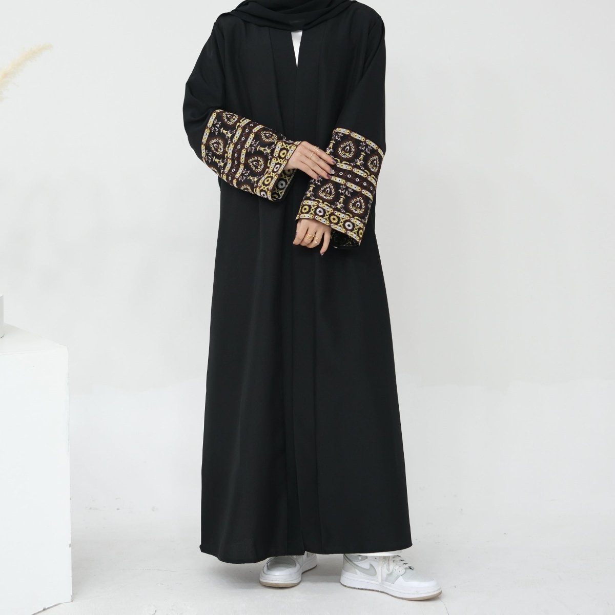 Exquisite Embroidery Set Open Abaya (MOA039) - Mariam's Collection