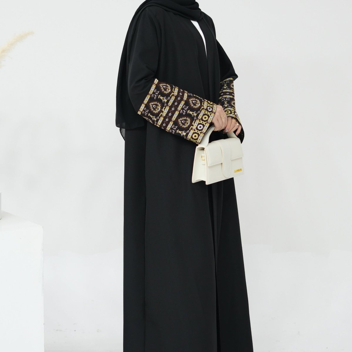 Exquisite Embroidery Set Open Abaya (MOA039) - Mariam's Collection