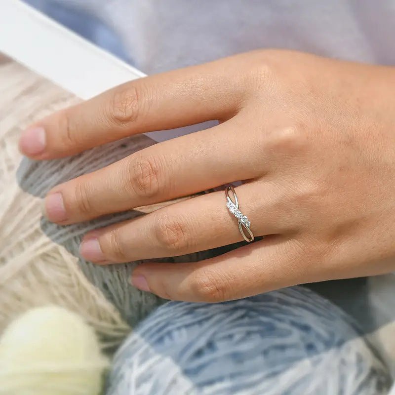 MAC162 Simple Micropaved Cross Hollow Ring - Mariam's Collection