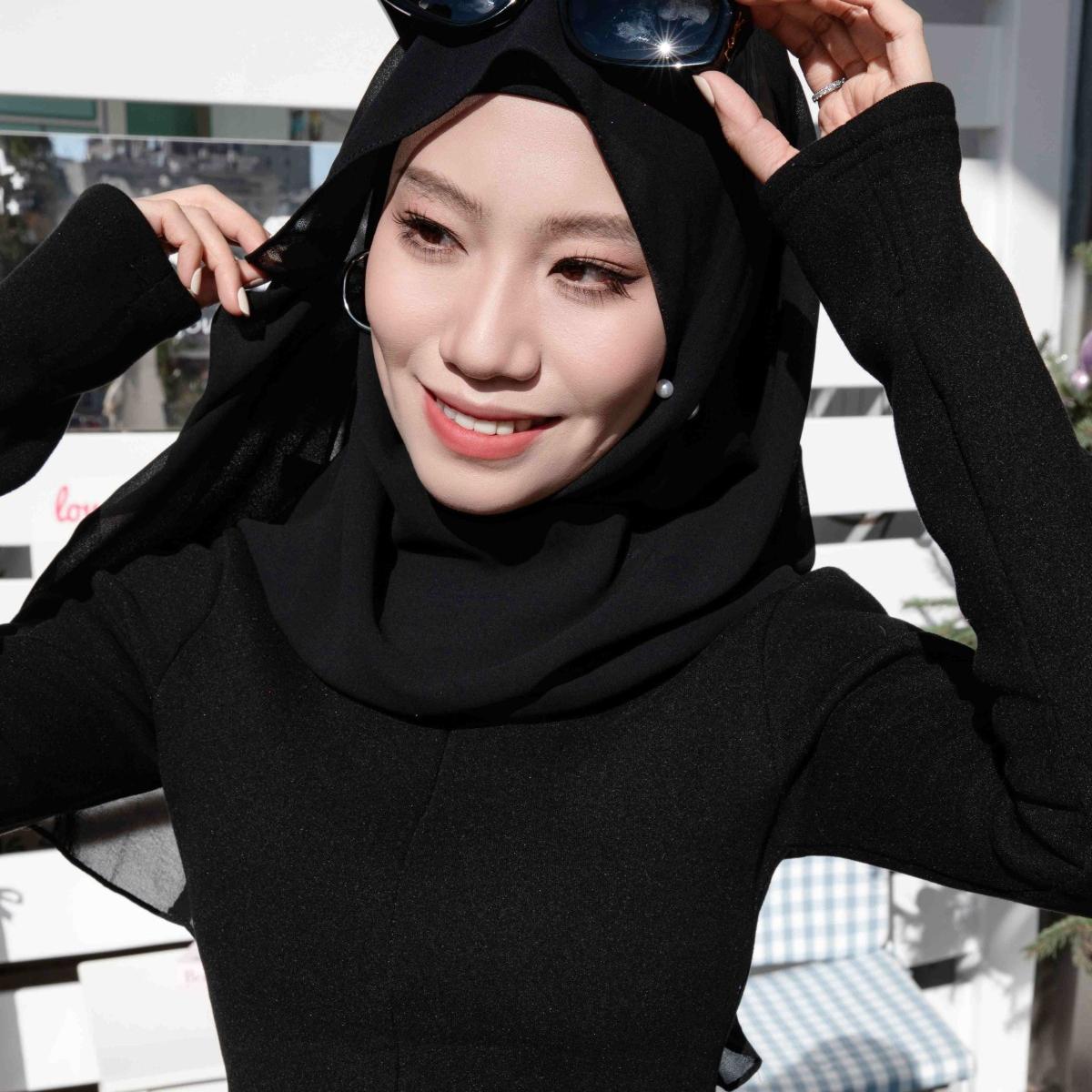 Muslim Elegant Chiffon Wrap Hijab Set with Matching Big Earrings & Pearl Earrings. (MH119) - Mariam's Collection