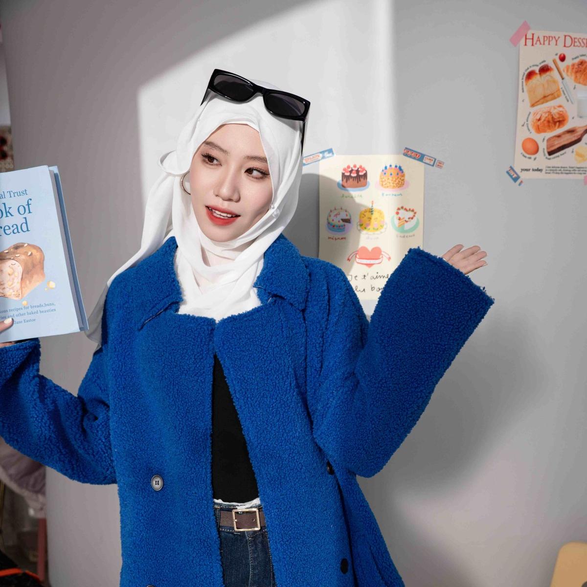 Muslim Elegant Chiffon Wrap Hijab Set with Matching Big Earrings & Pearl Earrings. (MH119) - Mariam's Collection