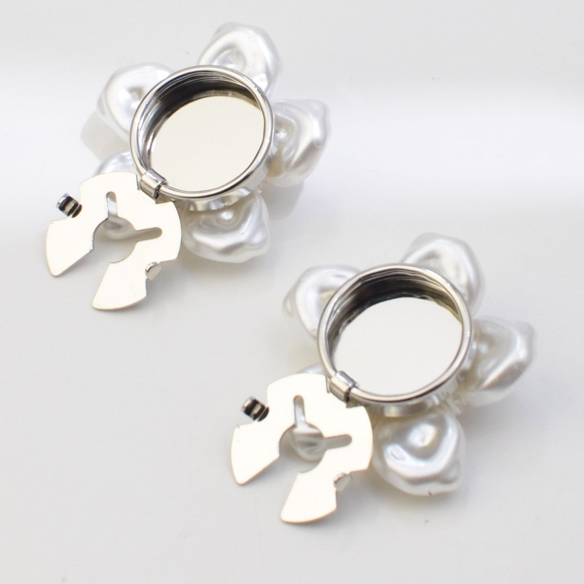 Pearl Flower Button Covers | Decorative Shirt Button Clips(MAC358) - Mariam's Collection
