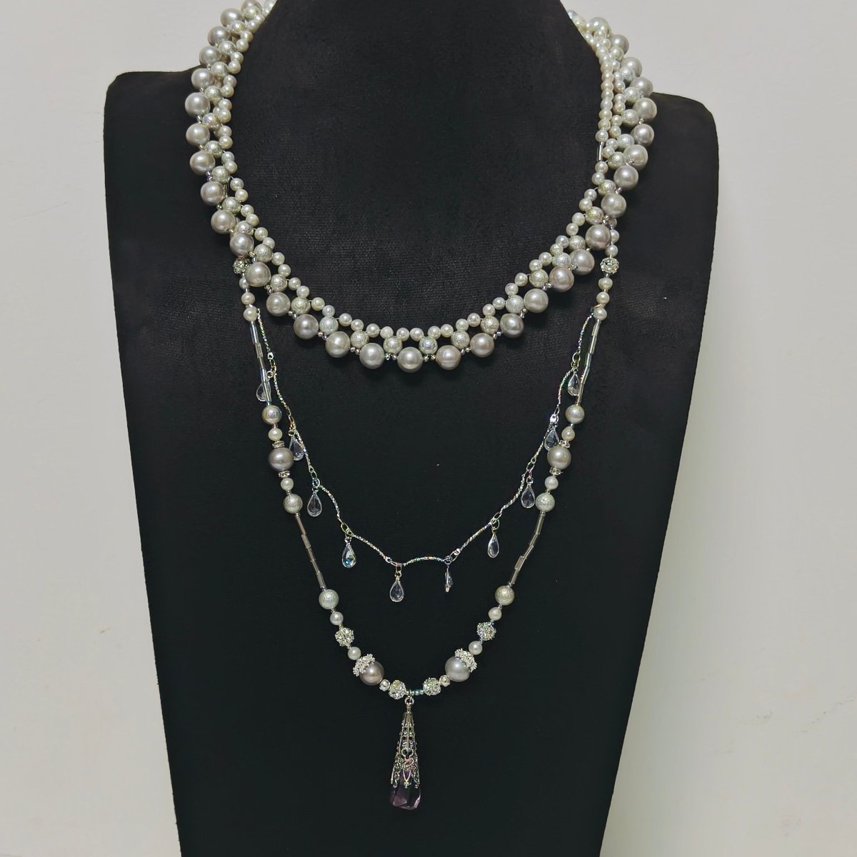 Pearlescent Artistry Handmade Pearl Beaded Necklace (MAC347) - Mariam's Collection
