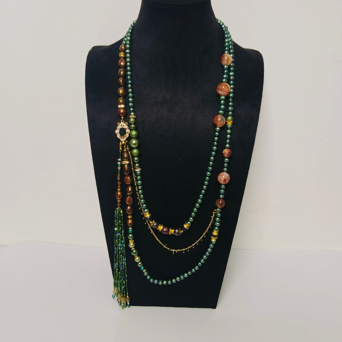 Pearlescent Artistry Handmade Pearl Beaded Necklace (MAC347) - Mariam's Collection