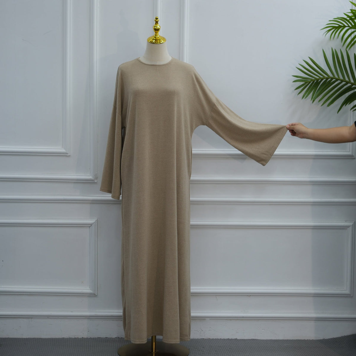 Plus-Size Relaxed Abaya | Solid Long-Sleeve Autumn Dress with Pockets(MA474) - Mariam's Collection
