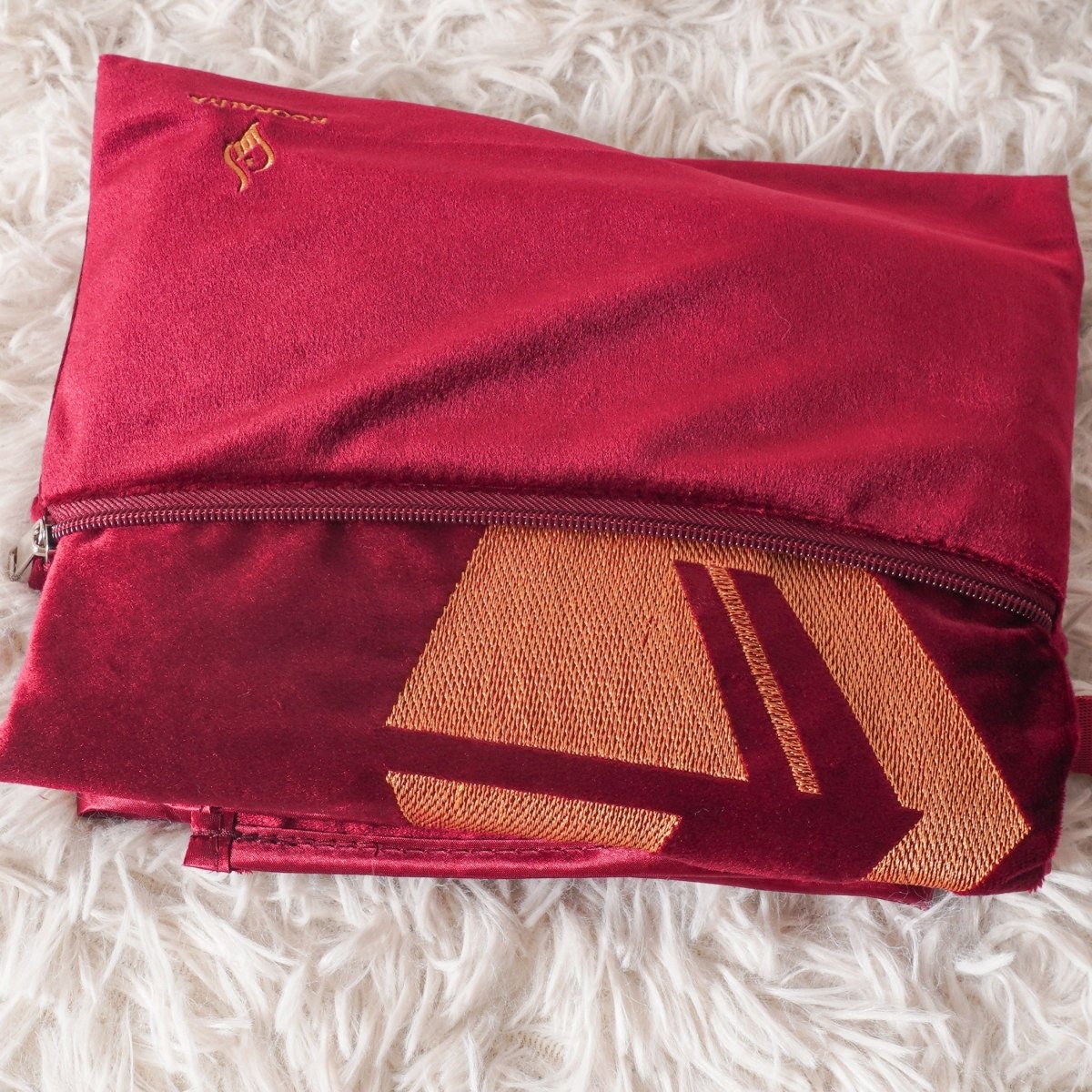 Premium German Velvet Travel Prayer Mat – Waterproof Compact Hypoallergenic Prayer Mat (MR080) - Mariam's Collection