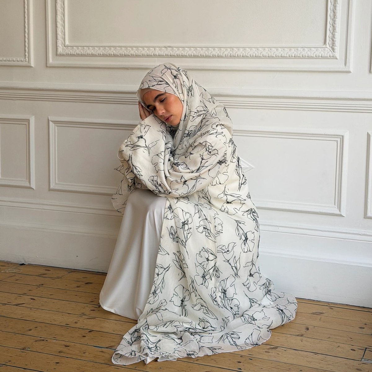 Front view of mini heart scatter print double-layer open abaya with matching hijab