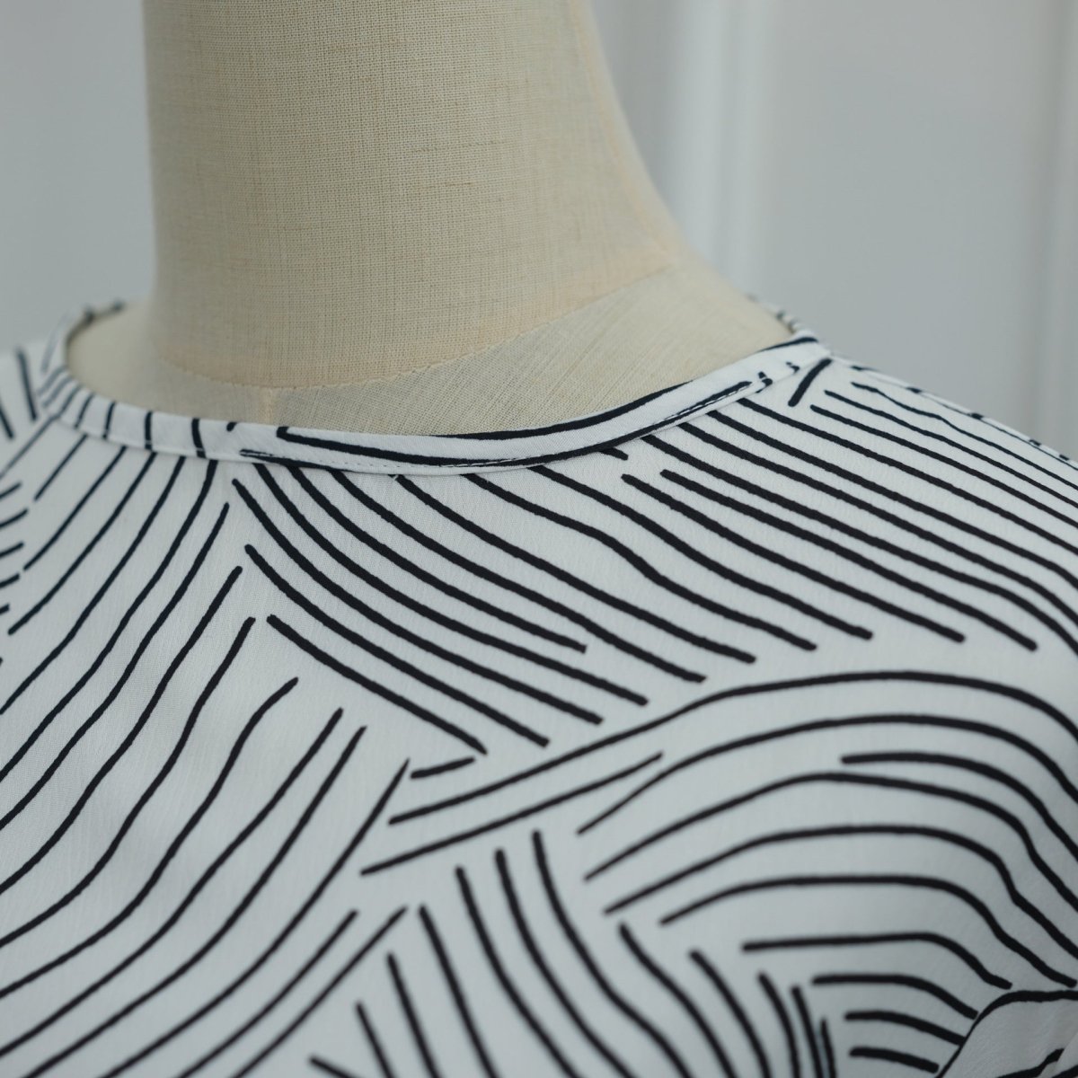 Printed Washed-Crinkle Bell Sleeve Maxi Dress(MS474) - Mariam's Collection