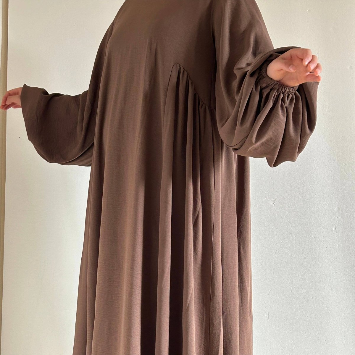 Relaxed Fit Lantern Sleeves Crepe Abaya (MA190) - Mariam's Collection