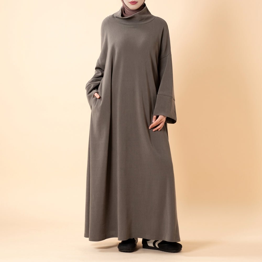 Relaxed Turtleneck Abaya with Pockets (MA383) - Mariam's Collection
