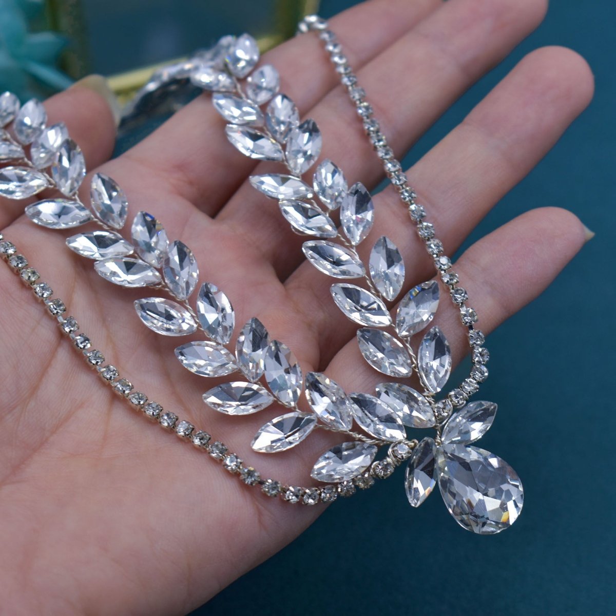 Versatile Glistening Teardrop Crystal Forehead Chain Hair Accessory (MAC331) - Mariam's Collection