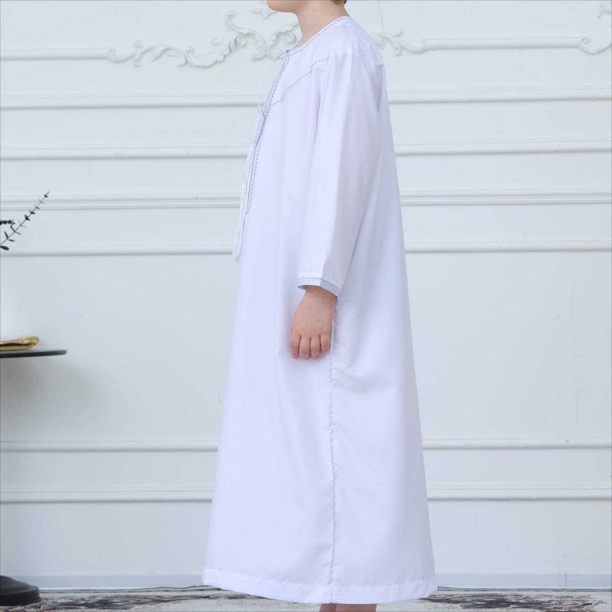 White Kaftan Thobe with Contrast Stitching(MKB025) - Mariam's Collection