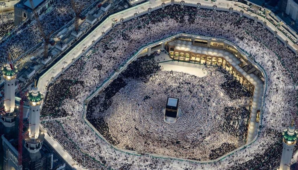 Tips for Hajj Pilgrims: Spiritual Preparation, Practical Advice, and What to Wear May 2025 - Mariam's Collection