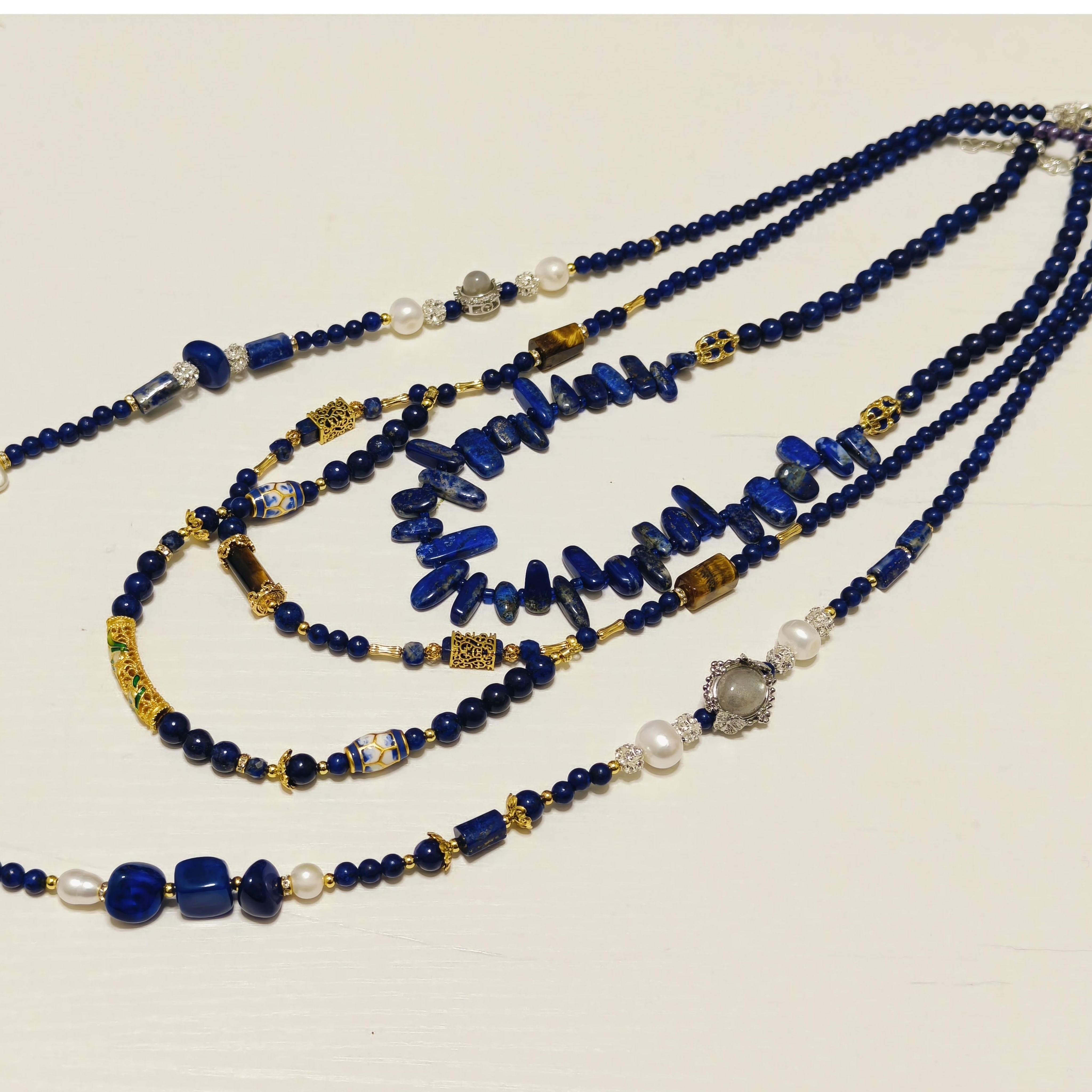 Versatile Adornment Stratified Brilliance Necklace Set (MAC344)