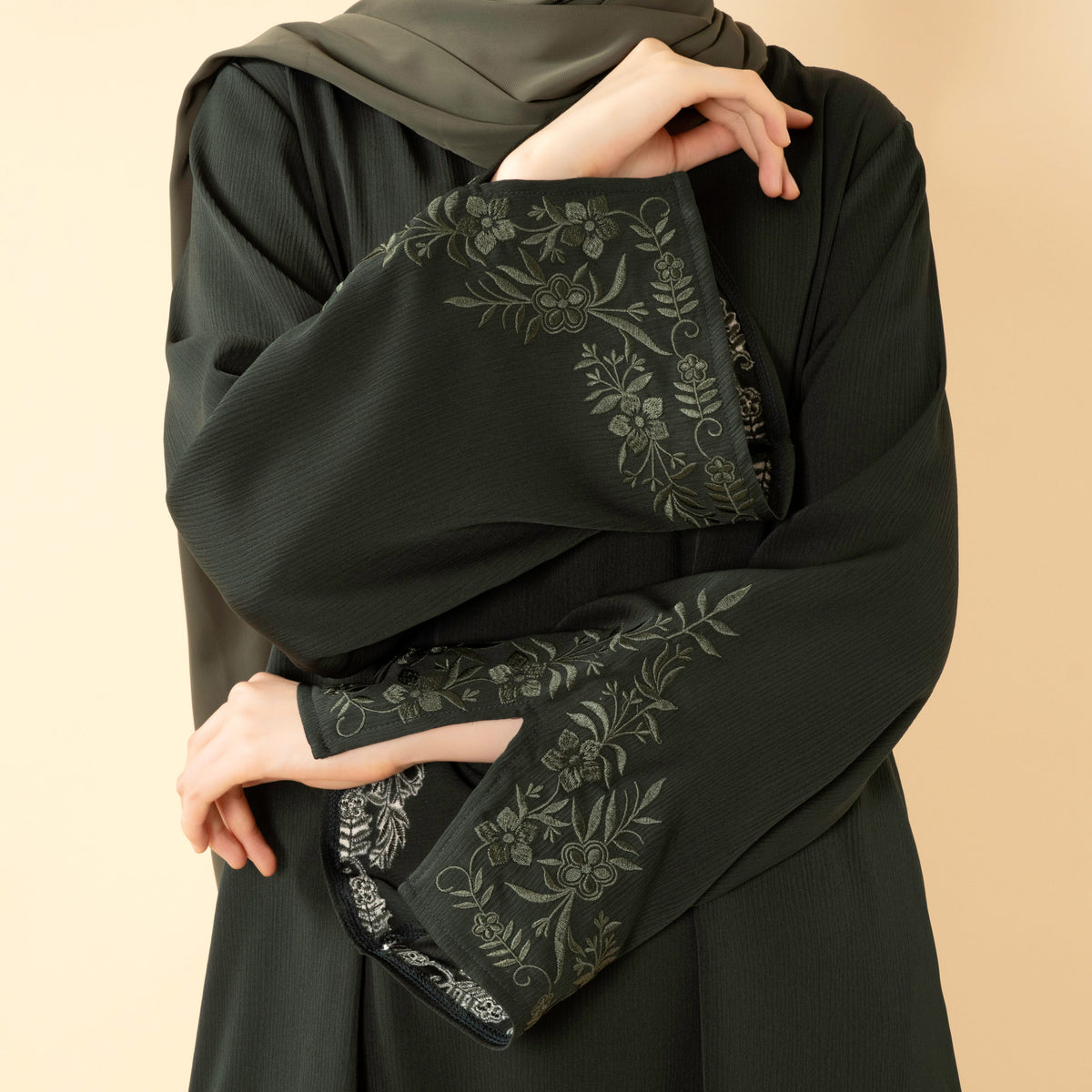 Floral Embroidered Cuff Abaya | Umbrella-Cut Zoom Maxi Dress(MA342)