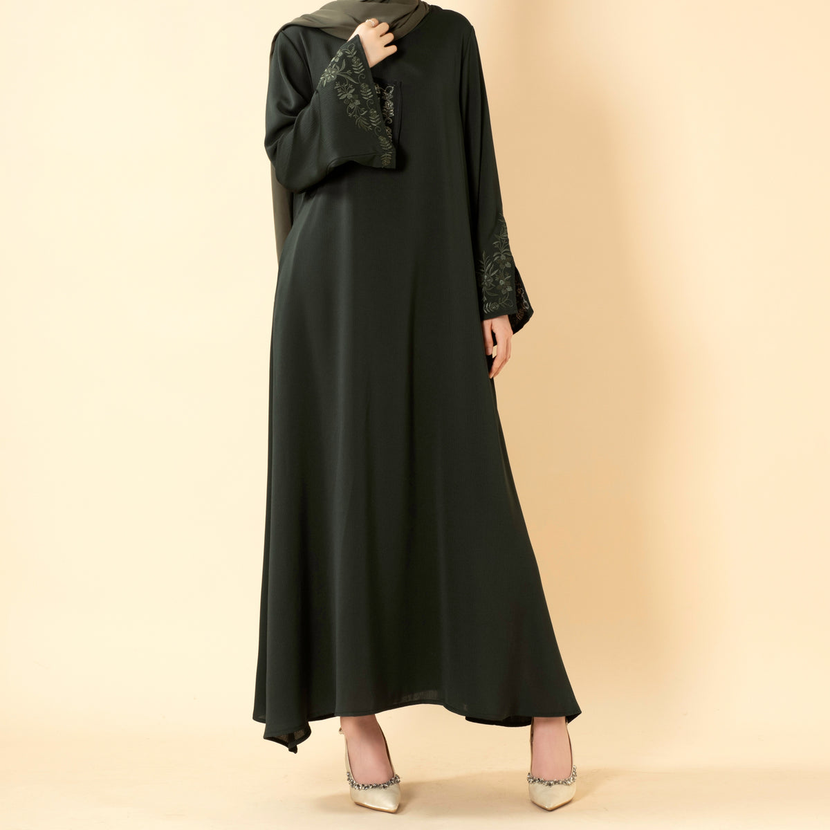 Floral Embroidered Cuff Abaya | Umbrella-Cut Zoom Maxi Dress(MA342)