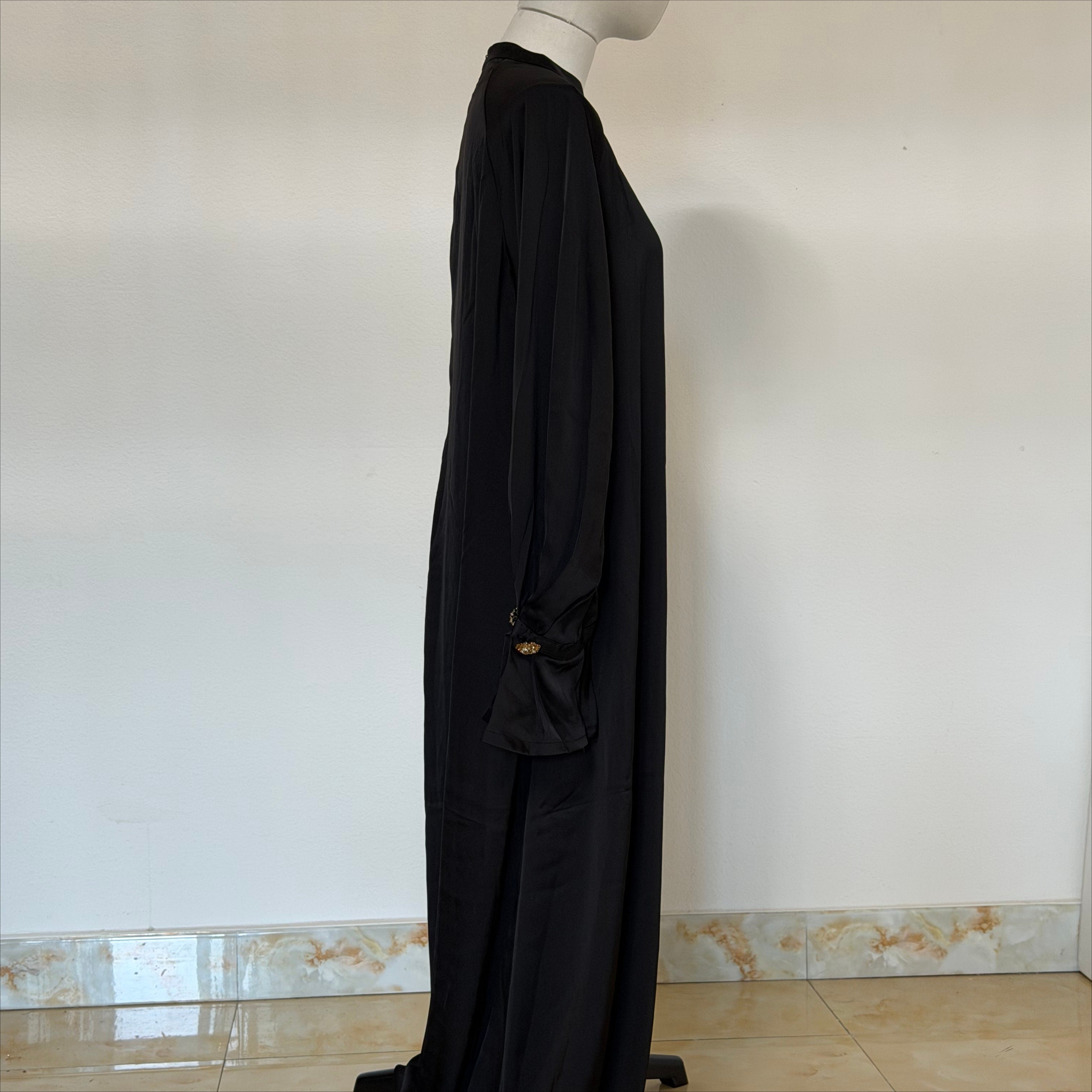 Archive Piece Black Jewel Button Cuff Pullover Abaya - MP064 (Nur Größe XL)
