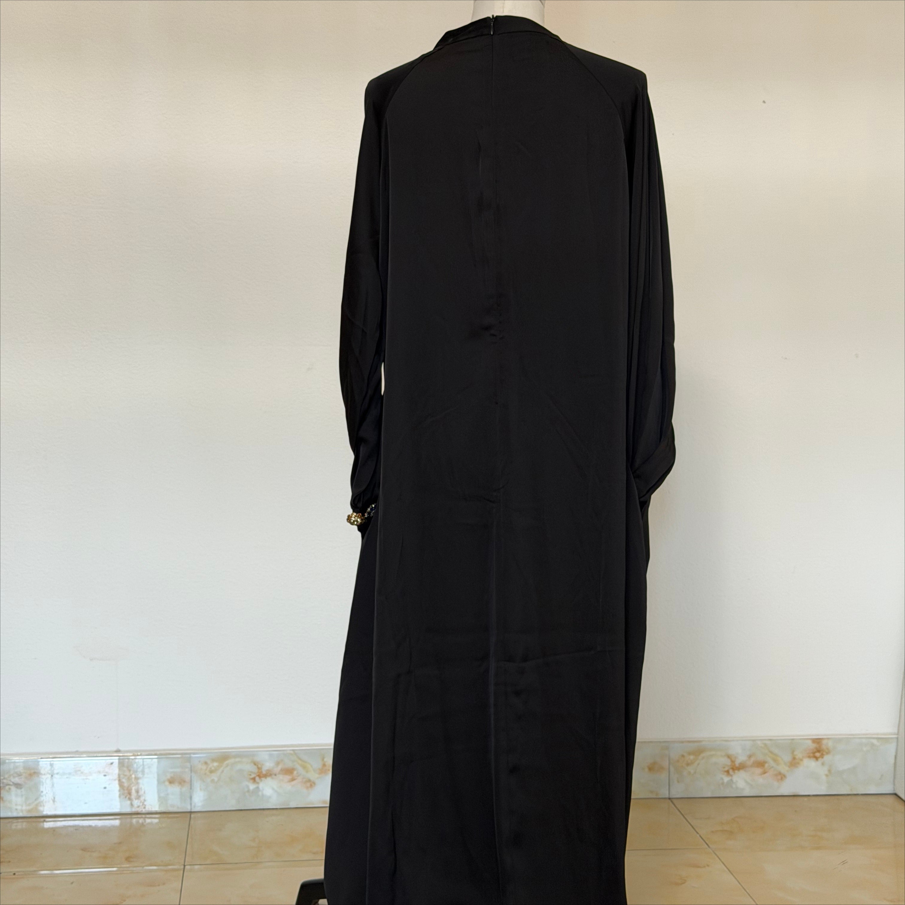 Archive Piece Black Jewel Button Cuff Pullover Abaya - MP064 (Nur Größe XL)