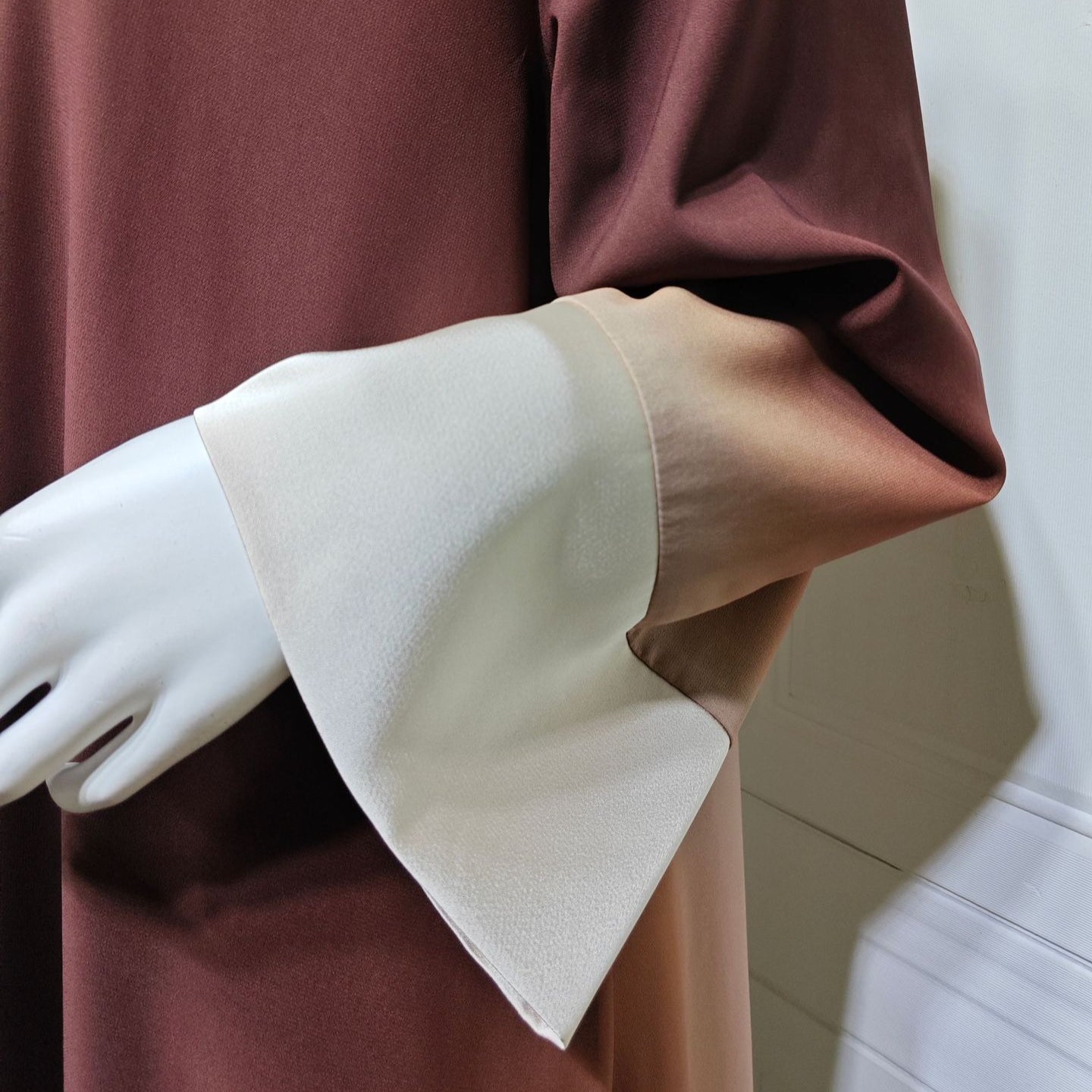 Two-Tone Colour-Block Open Abaya with Matching Hijab(MOA347)